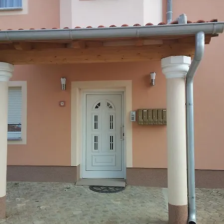 Bright & Cozy Апартаменты *