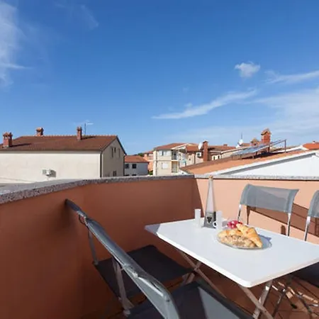 Апартаменты Bright & Cozy Медулин